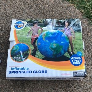 Inflatable sprinkler globe